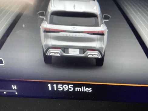 Used 2025 INFINITI QX60 Sensory w/ Vision Package image 22