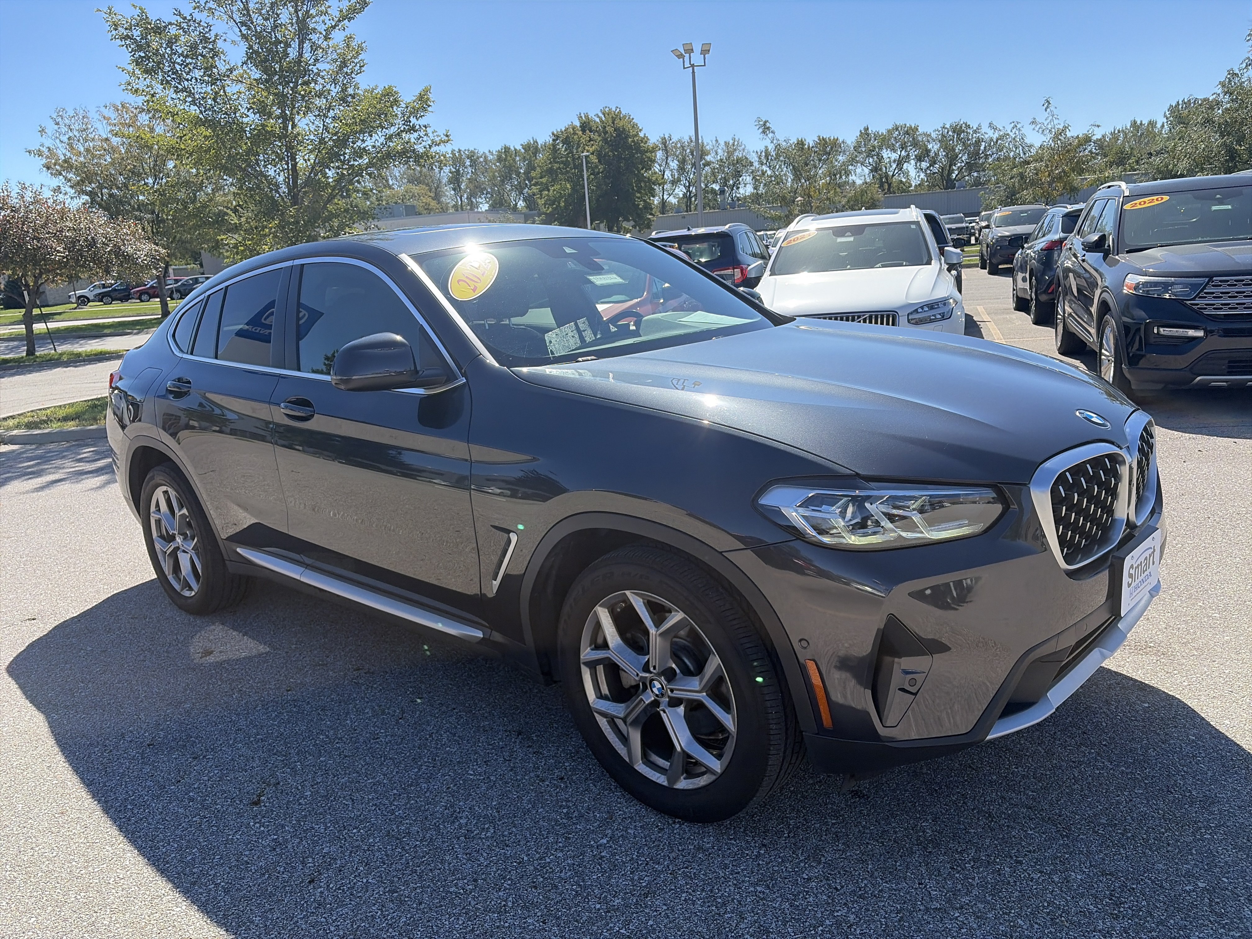 Used 2022 BMW X4 xDrive30i w/ Premium Package 2 AWD/4WD image 3