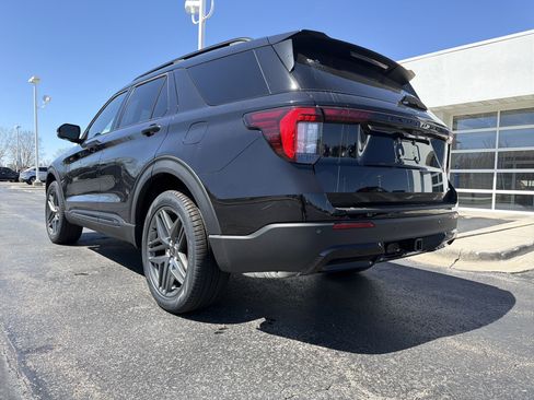 New 2026 Ford Explorer ST-Line AWD/4WD image 13