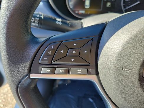 Used 2025 Nissan Versa SV w/ Trunk Package FWD image 20