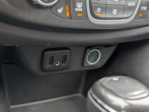 Used 2019 Chevrolet Traverse LT w/ LT Premium Package image 33