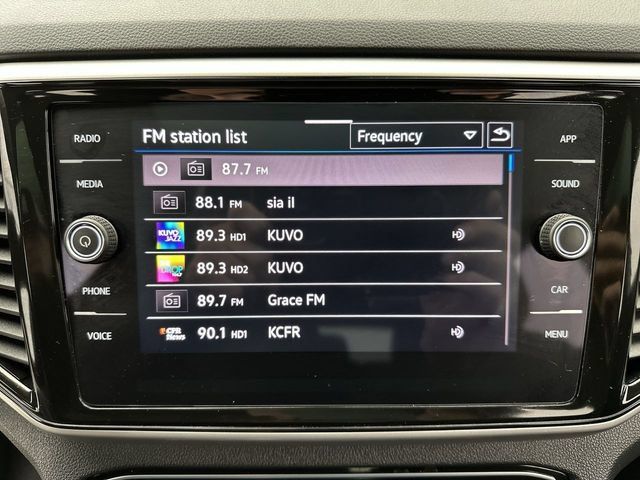 Certified 2023 Volkswagen Atlas Cross Sport SE w/ Panoramic Sunroof Package AWD/4WD image 16