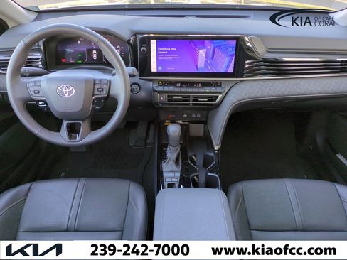 Used 2025 Toyota Camry XLE image 13