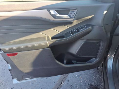 Used 2022 Ford Escape SEL image 11