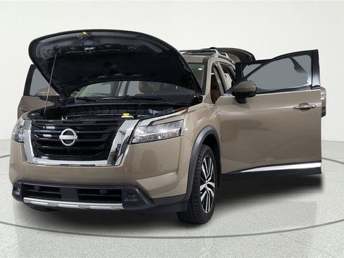 Used 2023 Nissan Pathfinder Platinum w/ Cargo Package FWD image 8