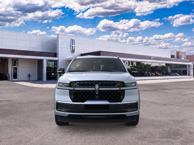 New 2026 Lincoln Navigator Reserve w/ Jet Appearance Package AWD/4WD image 6