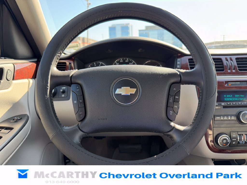 Used 2009 Chevrolet Impala LT w/ Luxury Edition Package FWD image 12
