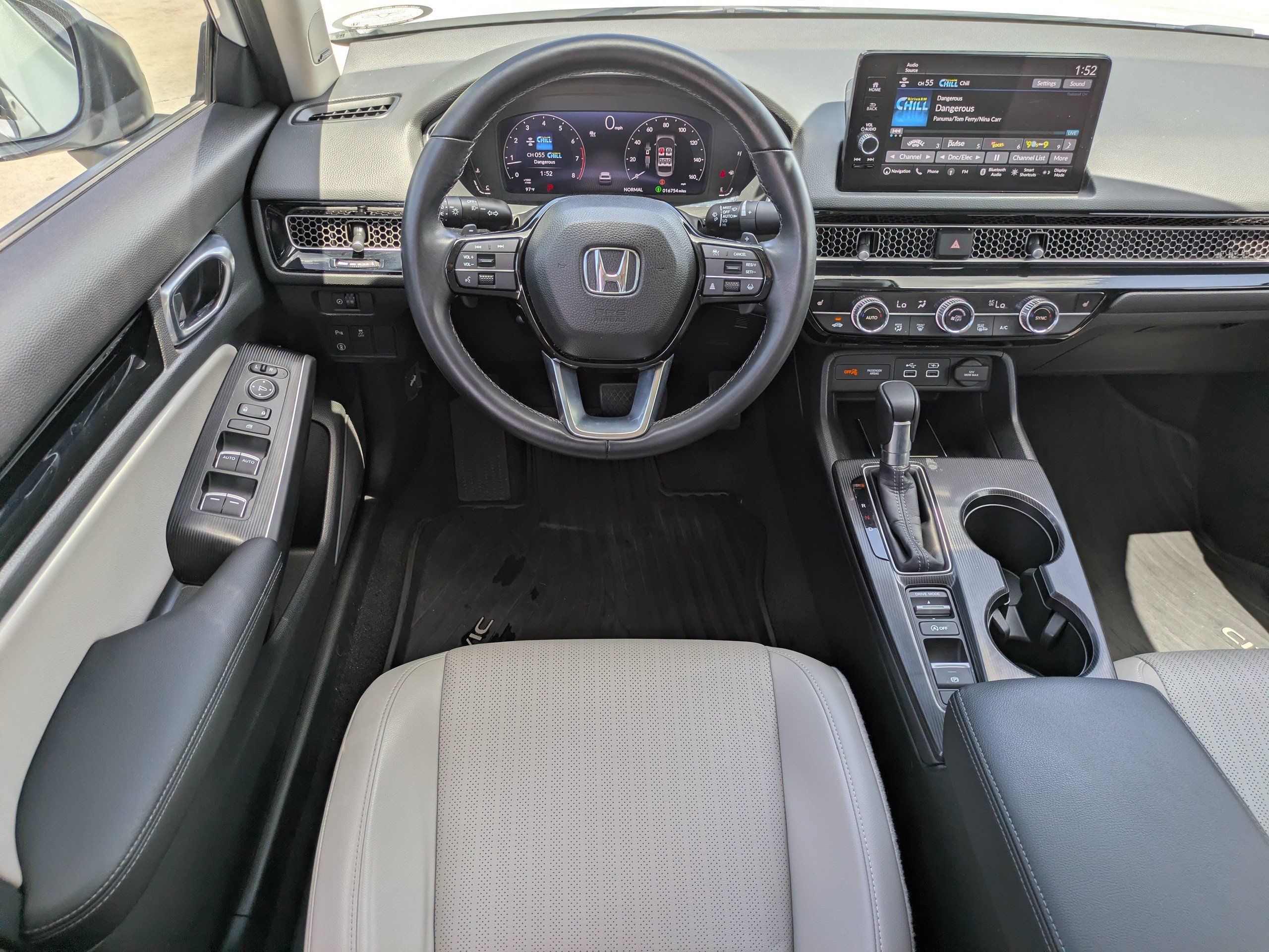 Used 2023 Honda Civic Touring image 14