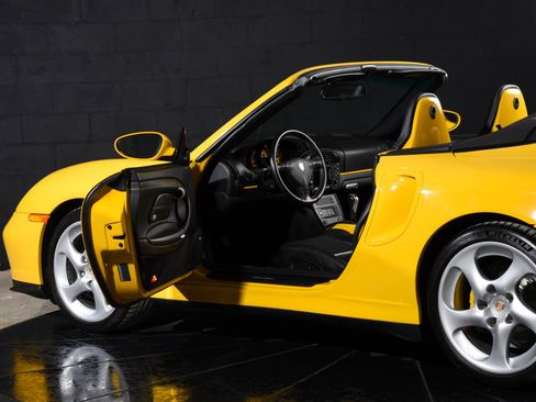 Used 2004 Porsche 911 Turbo AWD/4WD image 14