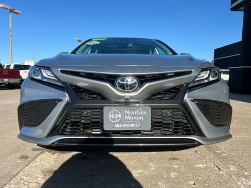 Used 2021 Toyota Camry XSE image 3