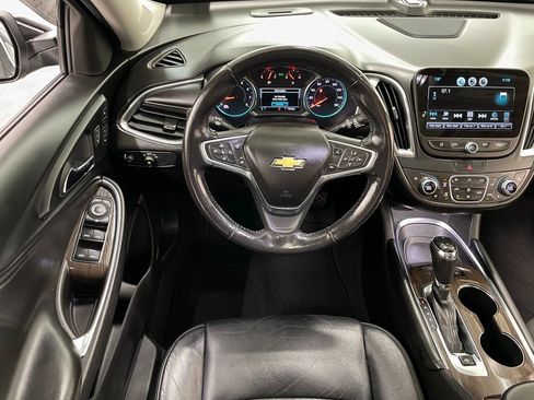 Used 2018 Chevrolet Malibu Premier w/ Premier Sun and Wheel Package image 21