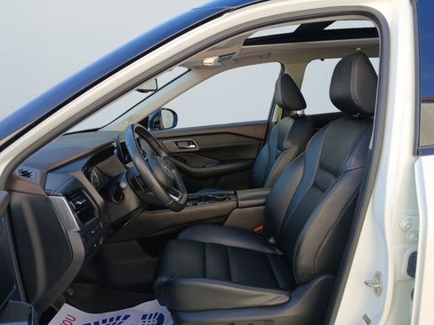 Used 2021 Nissan Rogue SL w/ Premium Package image 9