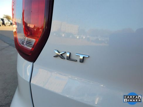 Used 2018 Ford Explorer XLT image 10