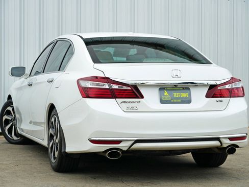 Used 2017 Honda Accord EX-L image 5