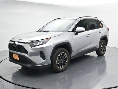 Used 2019 Toyota RAV4 LE w/ All Weather Liner Package AWD/4WD image 4