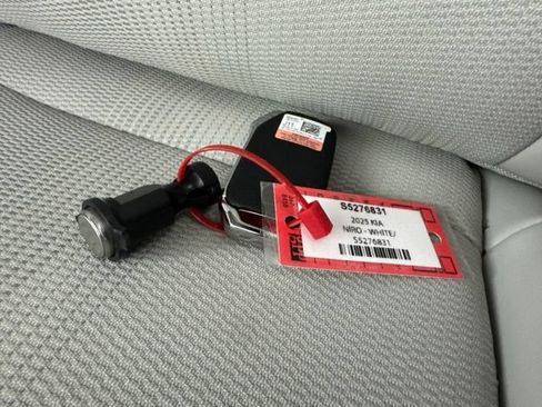 Certified 2025 Kia Niro EX FWD image 29