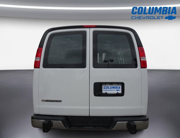 Used 2024 Chevrolet Express 2500 w/ Driver Convenience Package RWD image 4