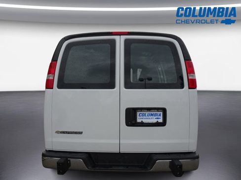 Used 2024 Chevrolet Express 2500 w/ Driver Convenience Package RWD image 4