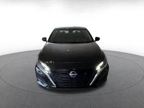 Used 2025 Nissan Altima 2.5 SV FWD image 4