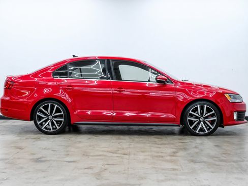 Used 2014 Volkswagen Jetta GLI Autobahn image 4