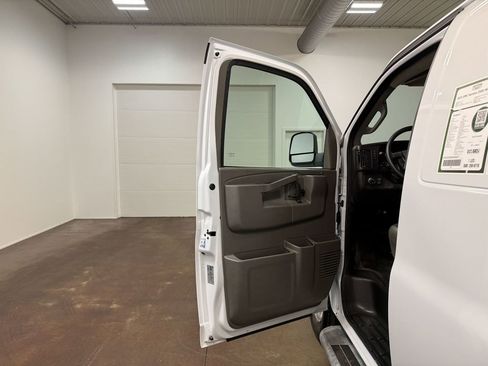 Used 2024 GMC Savana 2500 w/ Driver Convenience Package image 52