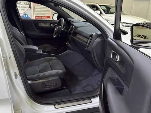 Used 2023 Volvo C40 P8 Recharge Ultimate AWD/4WD image 18