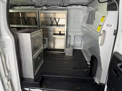 Used 2015 Ford Transit 250 130 Low Roof RWD image 9