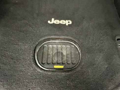 Used 2016 Jeep Wrangler Unlimited Rubicon AWD/4WD image 22
