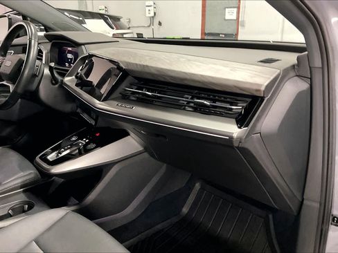 Used 2023 Audi Q4 e-tron Premium Plus w/ Premium Plus image 17