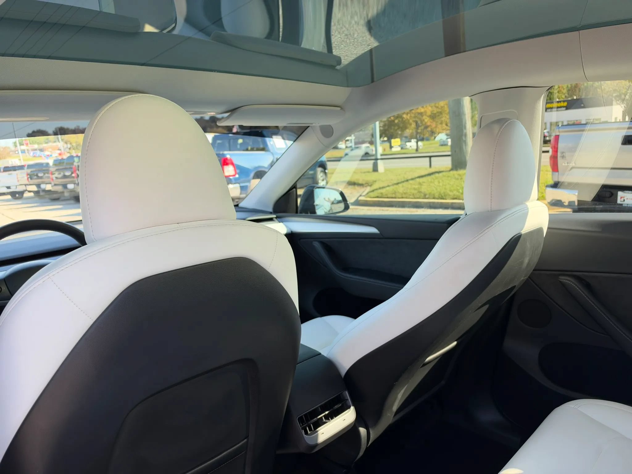 Used 2023 Tesla Model Y Performance AWD/4WD image 11
