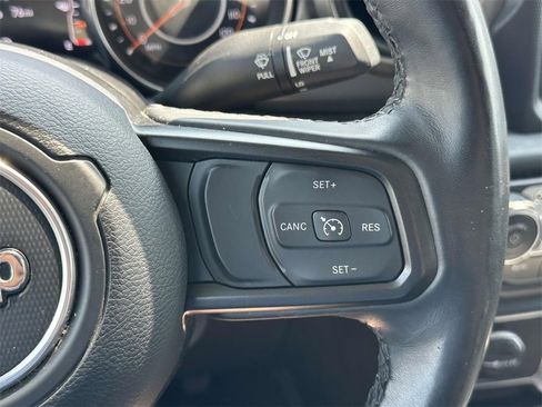 Used 2022 Jeep Gladiator Willys image 23