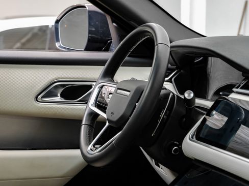 Used 2023 Land Rover Range Rover Velar R-Dynamic S image 18