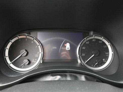 Used 2023 Toyota Highlander LE FWD image 15