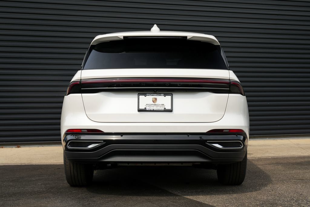 Used 2025 Lincoln Nautilus Premier AWD/4WD image 15