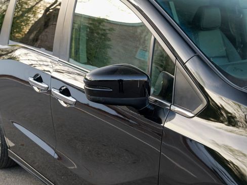 Used 2023 Honda Odyssey Touring image 10