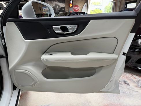 Used 2019 Volvo S60 T5 Momentum w/ Premium Package FWD image 32