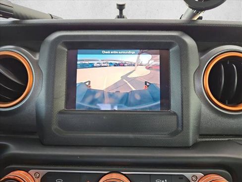 Used 2021 Jeep Gladiator Mojave AWD/4WD image 14