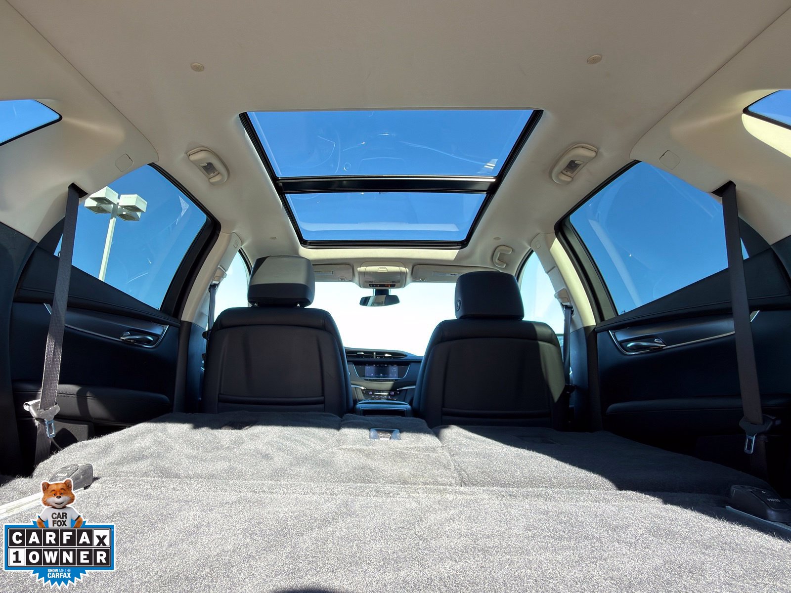 Used 2017 Cadillac XT5 Luxury w/ LPO, Wheel Lock Package AWD/4WD image 4