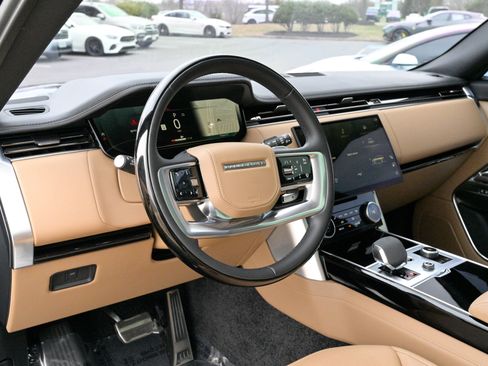 Used 2023 Land Rover Range Rover SE image 16