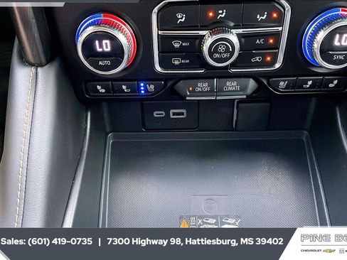 Used 2023 GMC Yukon XL AT4 w/ AT4 Premium Plus Package AWD/4WD image 24
