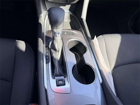 Used 2022 Chevrolet Malibu LT image 23