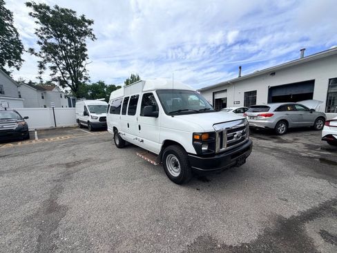Used 2014 Ford E-250 and Econoline 250 Extended w/ Power Group RWD image 26