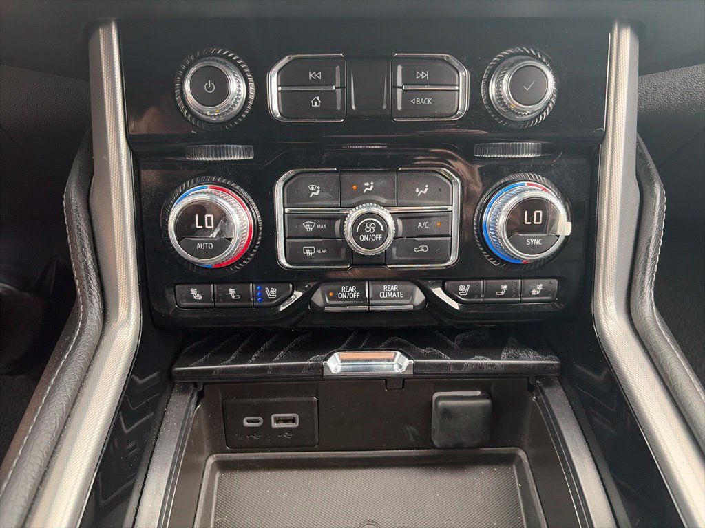 Used 2024 GMC Yukon XL Denali AWD/4WD image 22