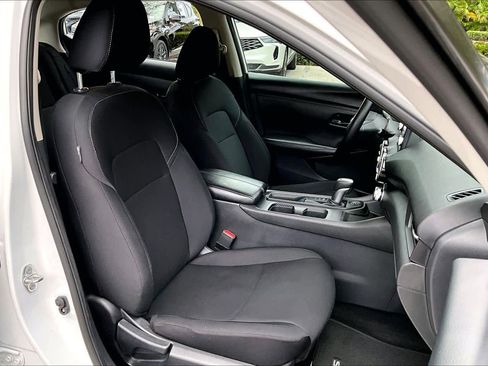 Used 2024 Nissan Sentra S image 9