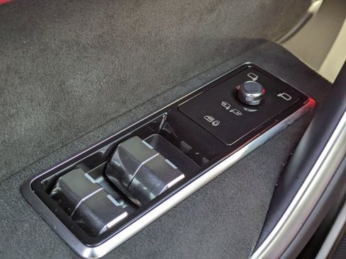 New 2026 Jaguar F-PACE SVR 575 Edition image 21