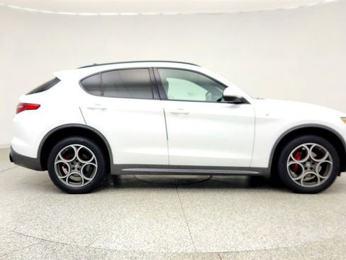 Used 2022 Alfa Romeo Stelvio Ti AWD/4WD image 4