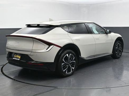 Used 2022 Kia EV6 Wind image 5