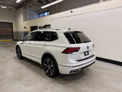 Used 2024 Volkswagen Tiguan SEL R-Line image 3