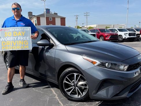 Used 2022 Kia Forte LXS FWD image 1