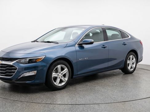 Used 2024 Chevrolet Malibu LT FWD image 3